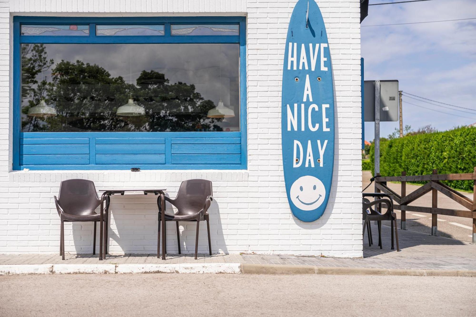 H.A.N.D Surf Hostel Langre  Exterior foto