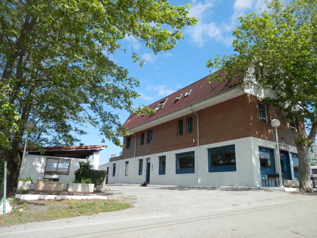 H.A.N.D Surf Hostel Langre  Exterior foto